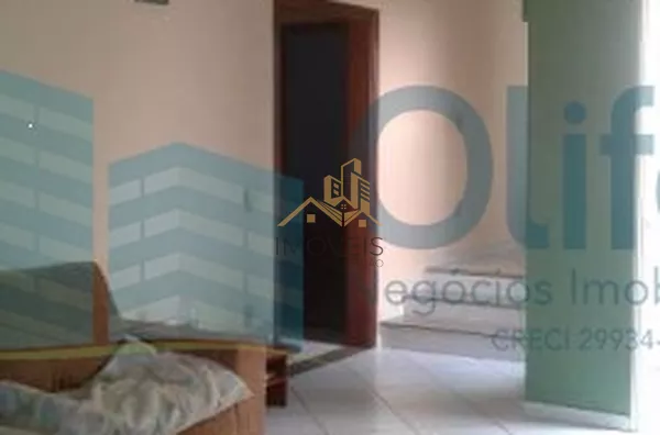 Casa sobrado, 3 quartos, sendo 1 suíte, 2 banheiros, sala de jantar e estar, cozinha, área de serviço, madeira lateral e frontal de primeira qualidade com casa semi nova, único dono, bairro tranquilo em excelente bairro de Vinhedo. Área de lazer para faze - Foto 3