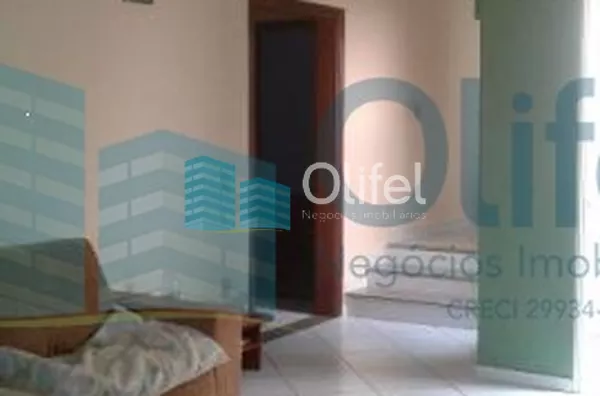 Casa sobrado, 3 quartos, sendo 1 suíte, 2 banheiros, sala de jantar e estar, cozinha, área de serviço, madeira lateral e frontal de primeira qualidade com casa semi nova, único dono, bairro tranquilo em excelente bairro de Vinhedo. Área de lazer para faze - Foto 3