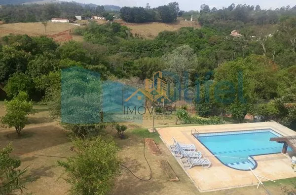 Excelente sobrado na cidade de  Louveira, com 4 dormitórios, sendo 1 suíte master com closet, banheiro social, quartos avarandados, lavabo, ampla sala de estar, jantar e mezanino, escritório, cozinha, copa, lavanderia, despensa, área gourmet com churrasqu - Foto 18