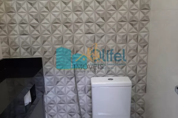 Linda casa térrea, 206m².O imóvel conta com 03 suítes com armários, sendo a suíte master com closet, escritório, lavabo, sala 2 ambientes, cozinha com armários e espaço gourmet com churrasqueira e armários, fogão cooktop  ja instalado. Piscina Aquecida. T - Foto 34
