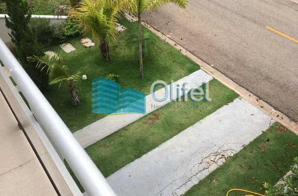 Excelente imóvel em condomínio fechado na cidade de Louveira com 3 dormitórios, sendo 1 suíte com closet. Casa rica em armários. Sala 2 ambientes, cozinha planejada, lavabo, área de serviço e edícula com churrasqueira, jacuzzi, 2 vagas de garagem cobertas - Foto 18
