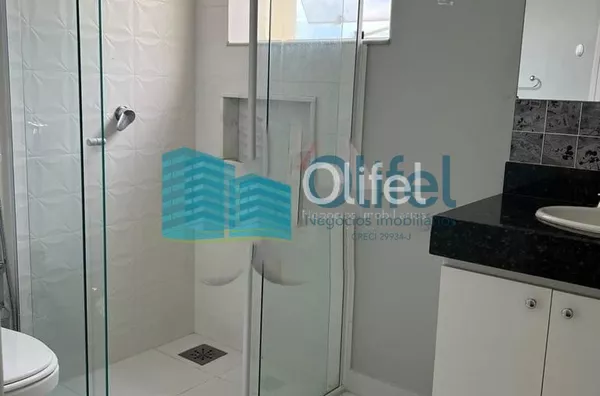 Linda casa para venda e locação no Condomínio Jardim Paulista em Vinhedo/SP. Lindo sobrado com projeto moderno. Piso inferior: lavabo, escritório, amplas salas, cozinha planejada com despensa, ampla área gourmet integrada com cozinha e sala (1 suíte, banh - Foto 8