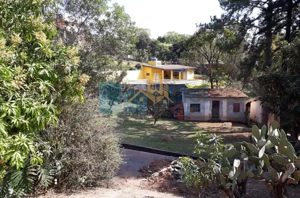 Chácara com 1696m² no bairro Monterrey, na cidade de Louveira,  sendo 137,00m de área construída. As casas são antigas, porém com boa estrutura e fundação. Piscina, pomar, poço caipira.  A chácara possui escritura do terreno, não permitindo dessa forma, f - Foto 7