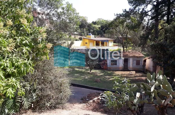 Chácara com 1696m² no bairro Monterrey, na cidade de Louveira,  sendo 137,00m de área construída. As casas são antigas, porém com boa estrutura e fundação. Piscina, pomar, poço caipira.  A chácara possui escritura do terreno, não permitindo dessa forma, f - Foto 7