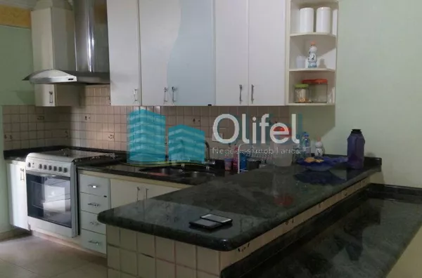 Ótima casa em bairro tradicional na cidade de Louveira. Área mista com 200m de área construída e 250m de área total. Casa com amplas sala de estar e jantar, cozinha planejada, 3 dormitórios, sendo 1 suíte, com closet, jardim de inverno, lavanderia, quarto - Foto 13