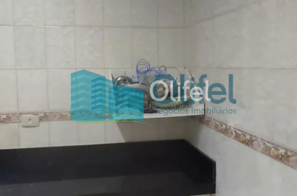 Casa assobradada com 03 dormitórios, sala de estar e jantar, cozinha ampla com armários planejados, 02 banheiros, garagem coberta para 02 veículos, lavanderia, quintal, canil,bairro aberto,  acesso rápido para a Rod. Anhanguera, apto para contratação de f - Foto 4