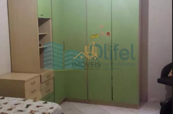 Ótima casa em bairro tranquilo na cidade de Louveira com 3 dormitórios sendo 1 suíte, sala 2 ambientes, cozinha americana com armários, edícula com churrasqueira gourmet e banheiro, quintal e garagem para 4 carros. - Foto 8