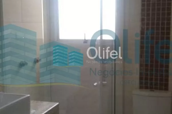 Excelente casa térrea com 3 dormitórios , sendo 1 suíte e 2 dormitórios com suíte americana (banheiro com entrada para dos 2 dormitórios, lavabo, escritório, ampla cozinha com armários, despensa, lavanderia, quintal com churrasqueira com armário e pia, ba - Foto 9