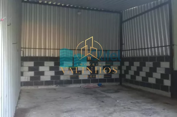 O imóvel está localizado em um dos melhores bairros da cidade de Louveira, com fácil acesso  a Rodovia Anhanguera que liga as principais cidades da região. Próximo ao centro e principais comércios como  supermercados, farmácias,  hospital, restaurantes,