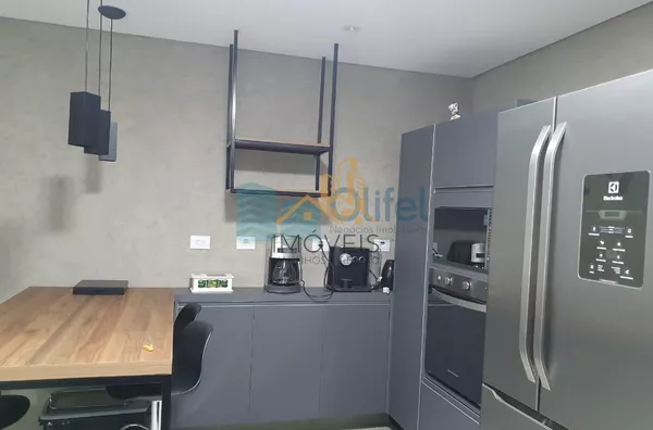 Excelente casa com 306 m², no melhor condomínio de Louveira, 01 suíte máster (closet e banho amplos com varanda + 02 dormitórios amplos, sala ampla e sala de jantar. Todos ambientes com ar condicionado novo. Cozinha, despensa, lavanderia, escritório e áre - Foto 23