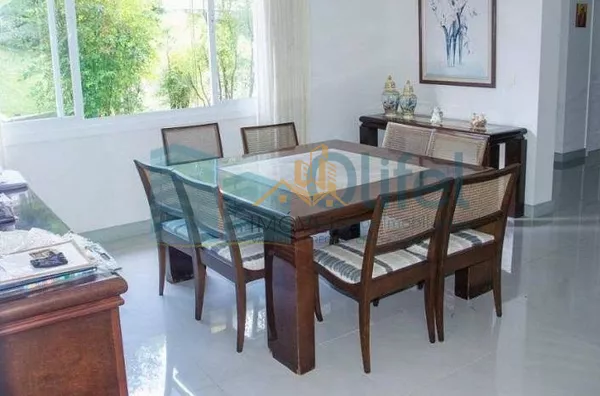 Casa residencial à venda, condomínio Estância Marambaia, Vinhedo. Maravilhosa casa, implantada em 4 lotes unificados que são passíveis de desmembramento, recentemente reformada, possui sala de estar com varanda e lago de carpas, sala de jantar, home theat - Foto 9