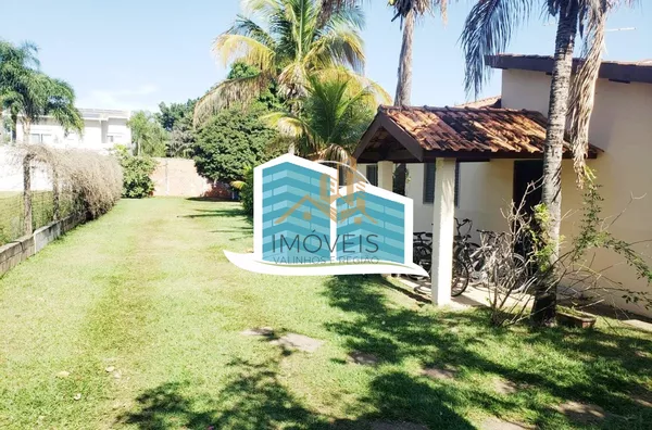 Excelente casa térrea a venda no Condomínio Parque Shangrilá na cidade de Campinas. Muita natureza e verde envolvem esse imóvel. A casa principal tem 3 dormitórios, sendo 1 suíte com closet, sala, cozinha e banheiro. Possui uma casa anexa, com sala, quart - Foto 1