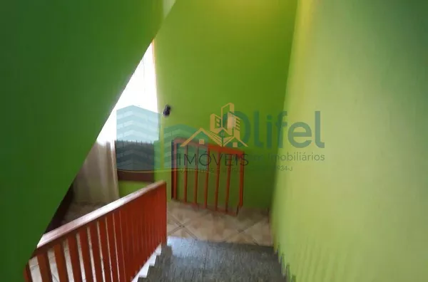 Excelente sobrado em bairro residencial na cidade de Louveira,  com 4 dormitórios, sendo 1 suíte com hidromassagem, banheiro social, sala, cozinha /copa e escritório. Edícula com 1 quarto, banheiro, cozinha e lavanderia.  Confira!!! - Foto 6