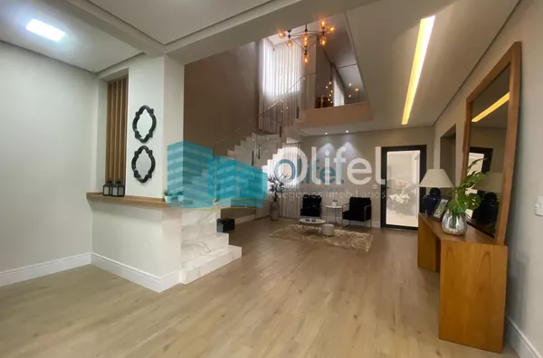 Lindo sobrado moderno, com acabamento fino, em condomínio fechado na cidade de Louveira,  com 3 amplas suítes, sendo a master com closet , ducha dupla,  banheira de imersão e varanda. Amplas  salas de estar, janter e TV, escritório,  terraço coberto, espa - Foto 9