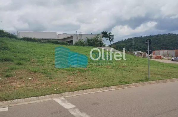 Lindo lote em aclive com 800,00m² em condomínio de alto padrão na cidade de Itupeva.  Local arborizado com portarias treinadas para oferecer segurança e conforto a todos os moradores e visitantes. Próximo ao Outlet de Itupeva e com fácil acesso a Rodovia - Foto 3
