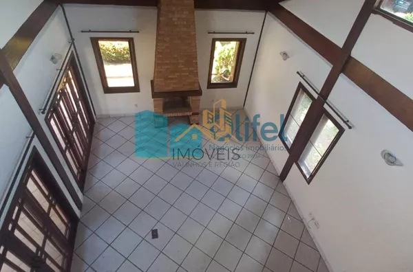 Para você que  busca uma excelente casa, assobradada, ensolarada, com ventilação natural, rua arborizada, condomínio com total segurança, acesso com identificação facial, portaria 24hs, área de lazer em uma cidade como Louveira, com estrutura, porém, mant - Foto 3