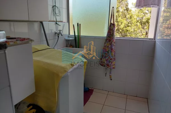 Excelente apartamento no centro da cidade de Louveira,  com 2 dormitórios, sendo 1 suíte com armário, sacada, banheiro social, ampla sala com 2 ambientes, cozinha planejada, lavanderia, vaga de garagem coberta, elevador, piscina e salão de festas.  Próxim - Foto 7