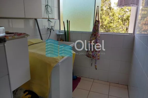 Excelente apartamento no centro da cidade de Louveira,  com 2 dormitórios, sendo 1 suíte com armário, sacada, banheiro social, ampla sala com 2 ambientes, cozinha planejada, lavanderia, vaga de garagem coberta, elevador, piscina e salão de festas.  Próxim - Foto 7