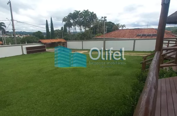 Para você que busca em apenas um lugar, qualidade de vida, conforto, espaço, excelente localização, seja para morar ou passar finais de semana com a família e amigos, apresento esta chácara localizada em um local apenas de chácaras, próximo ao centro da c - Foto 5