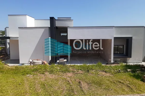 Linda casa térrea, conceito contemporâneo, com vista panorâmica privilegiada,  em um dos condomínios mais elegantes da cidade de Louveira, localizado no eixo Louveira/Vinhedo, próximo ao centro da cidade e da Rodovia Anhanguera. Construção nova e acabamen - Foto 1