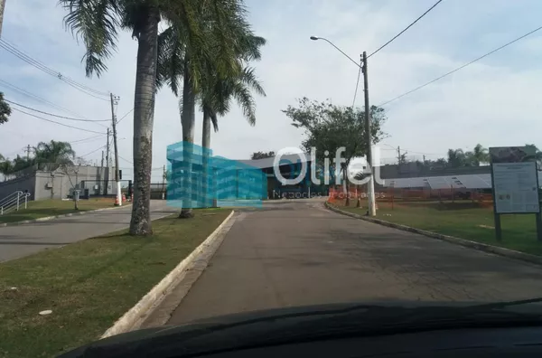 Terreno dentro de condomínio fechado, próximo ao centro da cidade, com topografia privilegiada, projeto  aprovado junto ao condomínio e prefeitura para constução de casa com 206 m² de área útil. Condomínio com Piscina, Churrasqueiras, Quadras de Tênis, Qu - Foto 13