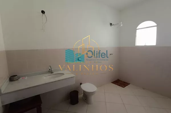 Excelente Chácara com 4 dormitórios à venda, 20.000 m² por R$ 2.350.000 - Monterrey - Louveira/SP  Se você procura para sua família um lugar cercado de muito verde, asfaltado, próximo a rodovia otima localização. Este lugar é um paraíso, para você desfrut