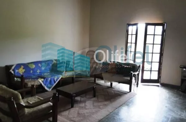 Linda casa em condomínio fechado na cidade de  Vinhedo, 698 m² área construída, 1450,00 m² de terreno, 5 dormitórios sendo 2 suítes, living 4 ambientes, 4 banheiros, 6 vagas de garagem cobertas, piscina, local com muito verde e tranquilidade.  Venha morar - Foto 5