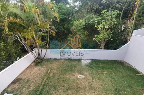 Excelente casa com 306 m², no melhor condomínio de Louveira, 01 suíte máster (closet e banho amplos com varanda + 02 dormitórios amplos, sala ampla e sala de jantar. Todos ambientes com ar condicionado novo. Cozinha, despensa, lavanderia, escritório e áre - Foto 30