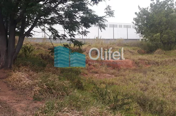 Linda área  de esquina com 4.500m², na cidade de Louveira,  em área industrial, próximo a vias de acesso, facilidade de manobrar veículos grandes. - Foto 1