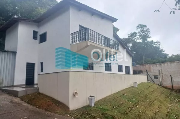 O imóvel está localizado em um dos melhores bairros da cidade de Louveira, com fácil acesso  a Rodovia Anhanguera que liga as principais cidades da região. Próximo ao centro e principais comércios como  supermercados, farmácias,  hospital, restaurantes, - Foto 2