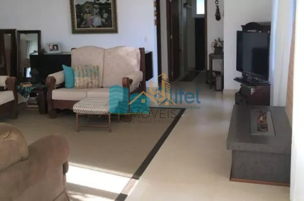 Imagine morar em uma casa, estilo " casa de campo", espaçosa, ambientes  amplos , arejados,  aconchegante, rodeada de natureza, ambientes integrados e com muita qualidade de vida.   Chácara com  2.502m2 de terreno plano, impecável, acabamento de ótima qua - Foto 32