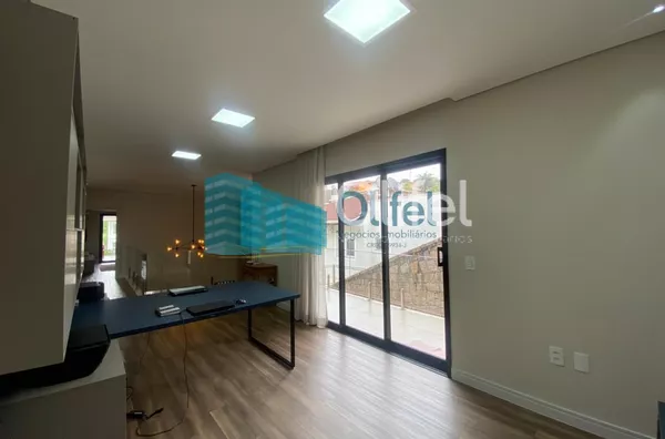 Lindo sobrado moderno, com acabamento fino, em condomínio fechado na cidade de Louveira,  com 3 amplas suítes, sendo a master com closet , ducha dupla,  banheira de imersão e varanda. Amplas  salas de estar, janter e TV, escritório,  terraço coberto, espa - Foto 25