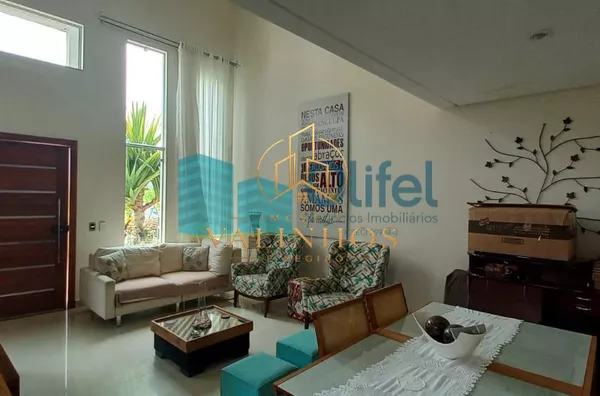 Excelente sobrado em condomínio fechado na cidade de Louveira. Ótimo acabamento, espaços amplos e confortáveis, ampla área gourmet com piscina.  Imóvel apto para financiamento.   Agende sua Visita