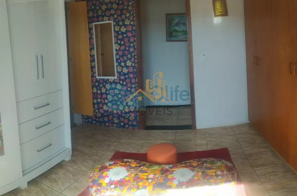 Excelente sobrado em bairro residencial próximo ao centro na cidade de Louveira, com 3 suítes com planejados, avarandada, 2 amplas salas, cozinha planejada, área gourmet com churrasqueira, quintal, 2 vagas de garagem.  Agende a sua visita. - Foto 14