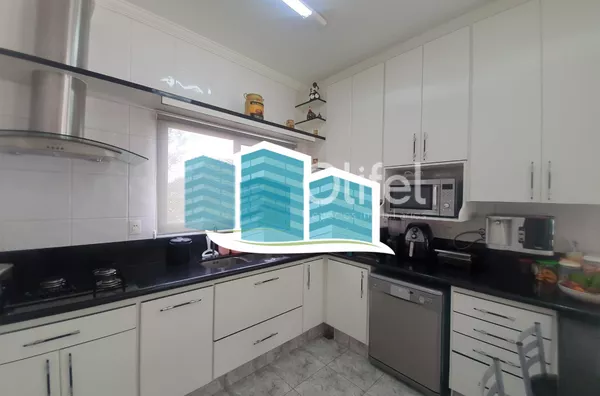 Excelente casa, com ótima metragem em um dos condomínios conhecidos pela sua imensa área verde e beleza, excelente localização na cidade de Vinhedo. A casa foi construída em um terreno praticamente plano, opção ideal para quem busca acessibilidade. A casa - Foto 23