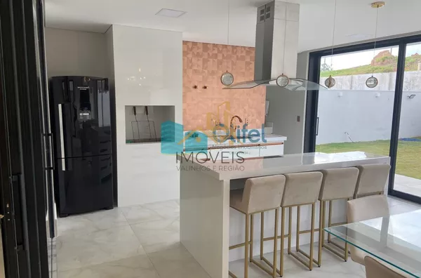 Linda casa no  condomínio  Santa Isabel na cidade de Louveira para quem procura espaço, modernismo, sofisticação, sossego e excelente iluminação. O imóvel dispõe de 525m² de terreno e 414m² de construção. O piso inferior oferece sala ampla  para 2 ambient - Foto 14