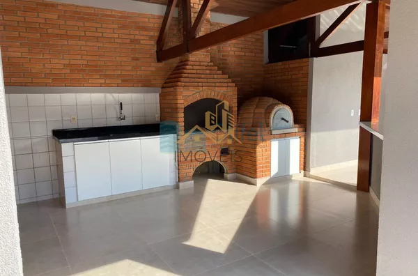 Excelente casa à venda no Condomínio São Joaquim,. Próxima ao lago, iluminação natural e muito arejada. No piso inferior a casa possui um espaço para home office, salão de jogos ou festas, 2 dormitórios e 1 suíte. No piso superior são 3 suítes sendo 1 mas - Foto 24
