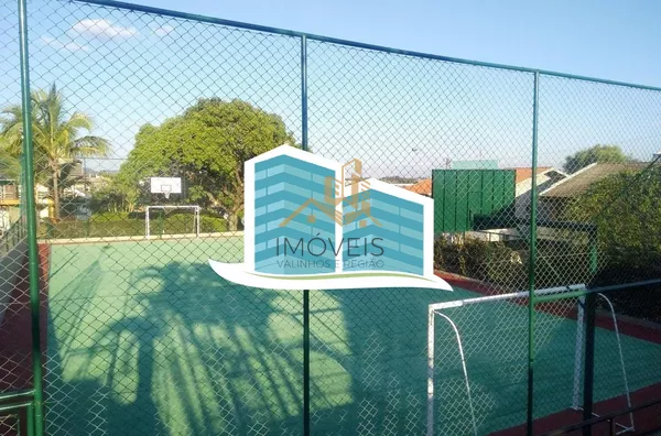 Casa térrea  em condomínio na cidade de Valinhos, contendo apenas escada para  acesso à casa. Localizada  região do Paiquerê, próximo ao Colégio Porto Seguro, Shopping Valinhos. Imóvel  com 3 dormitórios, sendo 1 suíte, todos com armários e ar condicionad - Foto 19