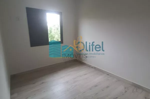 Excelente casa nova, assobradada,  em condomínio fechado na cidade de  Louveira. Condomínio conta com lazer completo com salão de festas, piscina, playground, campo de futebol, churrasqueira, academia, salão de jogos, brinquedoteca. redário, pet play, ves - Foto 43