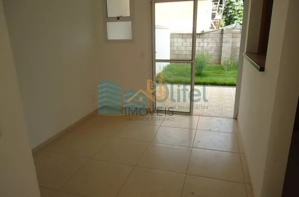 Descubra o encanto deste charmoso sobrado em um condomínio fechado em Valinhos. Com 5400m² de área verde, a casa oferece 3 dormitórios, suíte, quintal e muito mais. - Foto 5