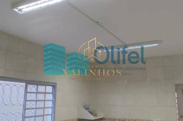 Casa assobradada com 03 dormitórios, sala de estar e jantar, cozinha ampla com armários planejados, 02 banheiros, garagem coberta para 02 veículos, lavanderia, quintal, canil,bairro aberto,  acesso rápido para a Rod. Anhanguera, apto para contratação de f