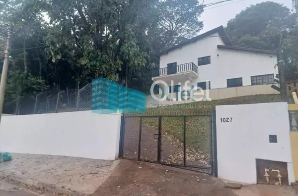 O imóvel está localizado em um dos melhores bairros da cidade de Louveira, com fácil acesso  a Rodovia Anhanguera que liga as principais cidades da região. Próximo ao centro e principais comércios como  supermercados, farmácias,  hospital, restaurantes, - Foto 1