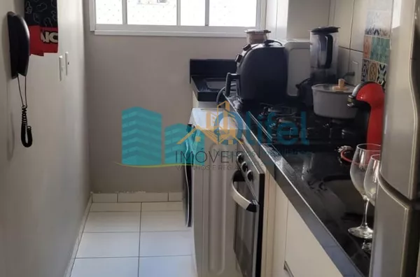 Excelente apartamento  no condomínio Mais Campos Salles na cidade de Valinhos com 2 dormitórios, rico em armários, com ótimo acabamento em condomínio com total infraestrutura de lazer e segurança na cidade de Valinhos.  Sala arejada com sacada com rede de - Foto 7