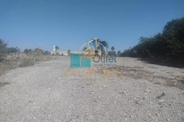 Excelente área  comercial com 20.000m² na cidade de Louveira. Boa localização com fácil acesso as principais vias de acesso.  Vale a pena conferir!!