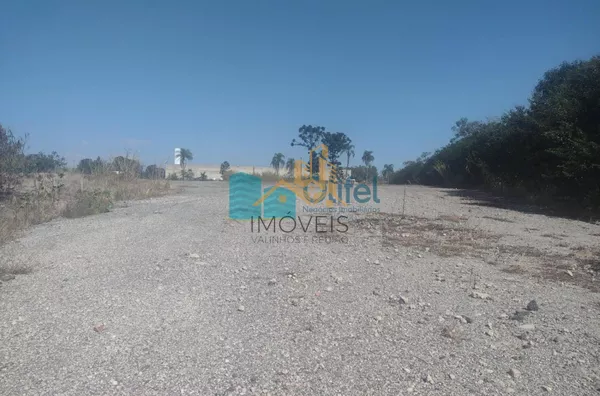 Excelente área  comercial com 20.000m² na cidade de Louveira. Boa localização com fácil acesso as principais vias de acesso.  Vale a pena conferir!! - Foto 4