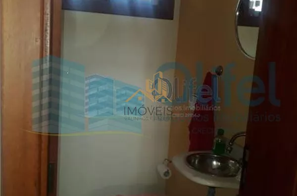 Excelente sobrado na cidade de  Louveira, com 4 dormitórios, sendo 1 suíte master com closet, banheiro social, quartos avarandados, lavabo, ampla sala de estar, jantar e mezanino, escritório, cozinha, copa, lavanderia, despensa, área gourmet com churrasqu - Foto 39