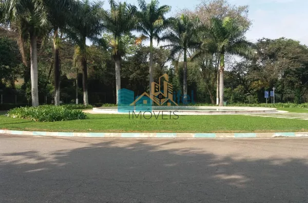 Terreno dentro de condomínio fechado, próximo ao centro da cidade, com topografia privilegiada, projeto  aprovado junto ao condomínio e prefeitura para constução de casa com 206 m² de área útil. Condomínio com Piscina, Churrasqueiras, Quadras de Tênis, Qu - Foto 8