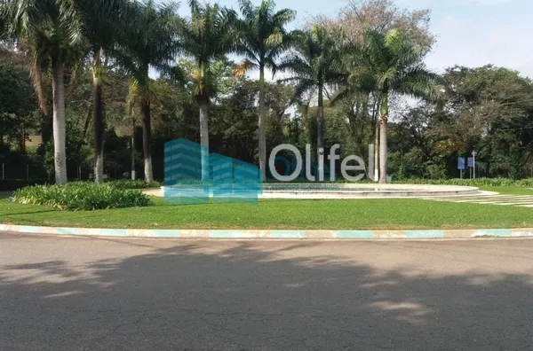 Terreno dentro de condomínio fechado, próximo ao centro da cidade, com topografia privilegiada, projeto  aprovado junto ao condomínio e prefeitura para constução de casa com 206 m² de área útil. Condomínio com Piscina, Churrasqueiras, Quadras de Tênis, Qu - Foto 8
