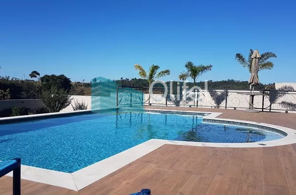 Lindíssima casa a venda estilo Neoclássico e recém construída no Condomínio Fazenda Serra Azul I na cidade de ItupevaTodos os revestimentos da casa são da Portobello, aquecimento solar em toda casa, 4000l de caixa dágua, armários da marca Florense, corti - Foto 2