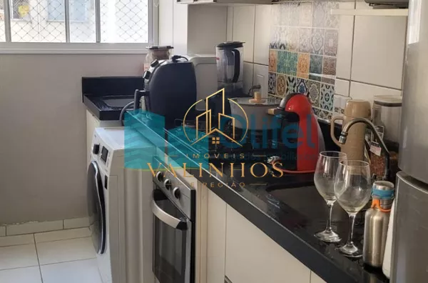 Excelente apartamento  no condomínio Mais Campos Salles na cidade de Valinhos com 2 dormitórios, rico em armários, com ótimo acabamento em condomínio com total infraestrutura de lazer e segurança na cidade de Valinhos.  Sala arejada com sacada com rede de